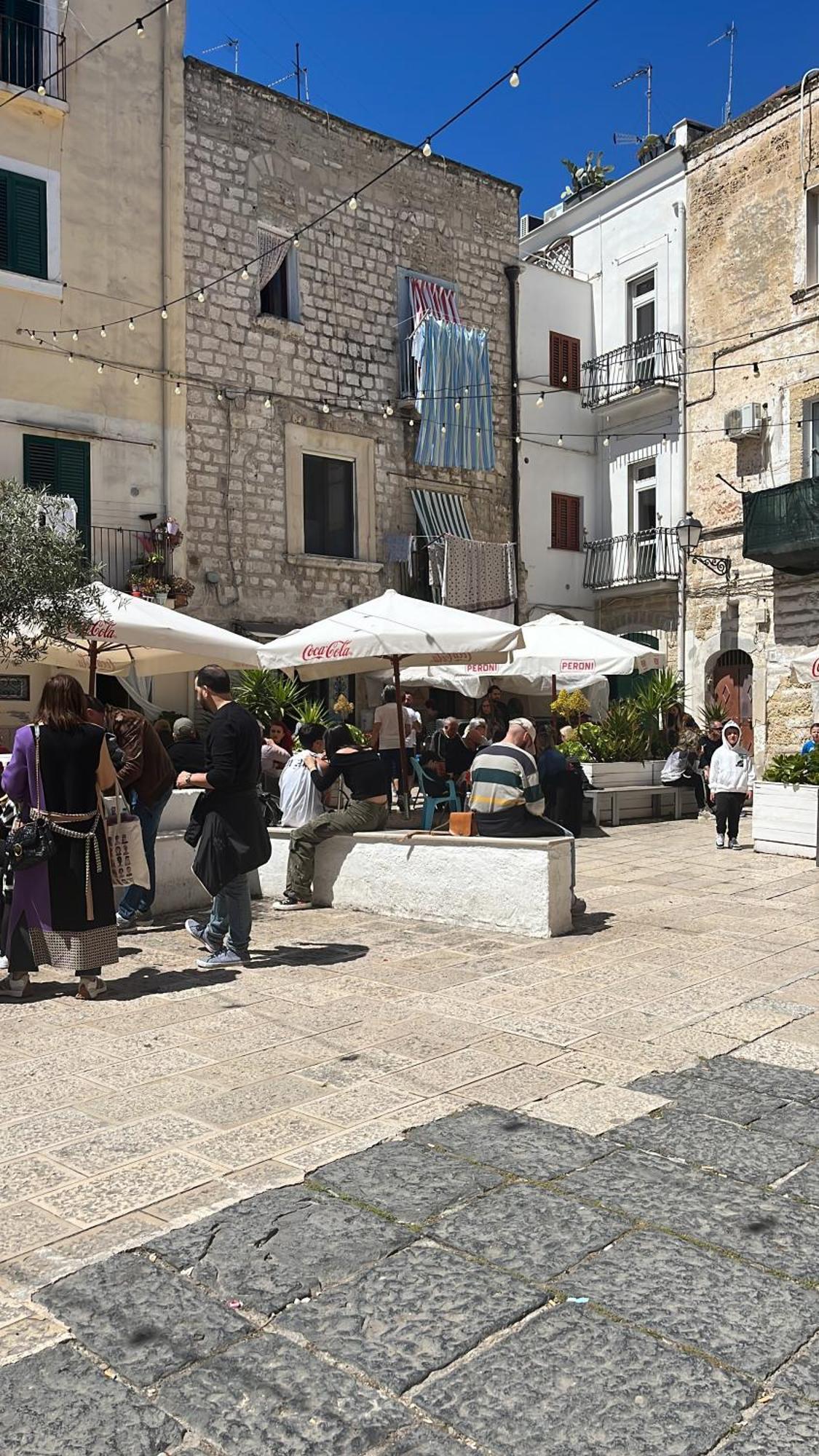 Piazzetta Degli Innamorati Bari Kültér fotó